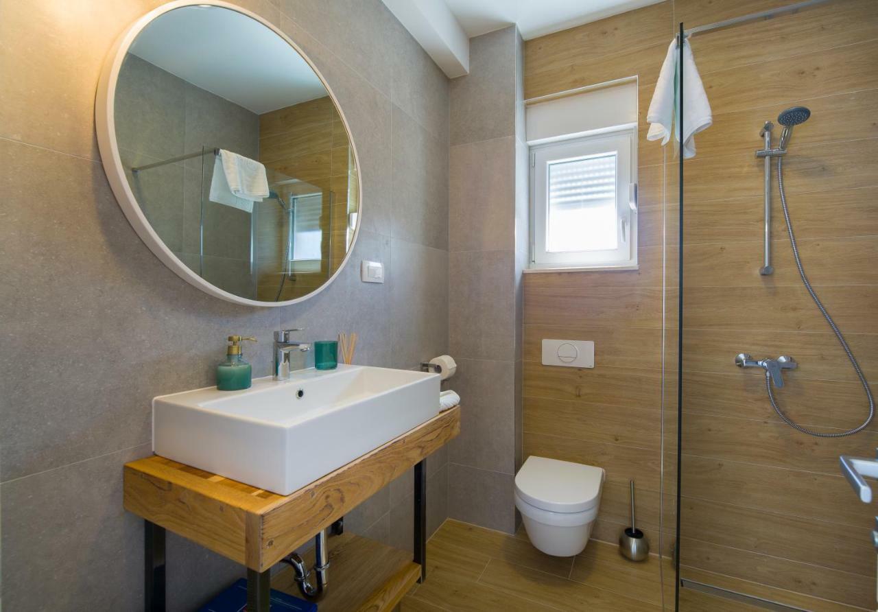 Hotel Bulli Croatia Donji Seget Exteriér fotografie